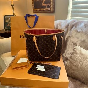 Louis Vuitton Neverfull MM Cherry Interior
